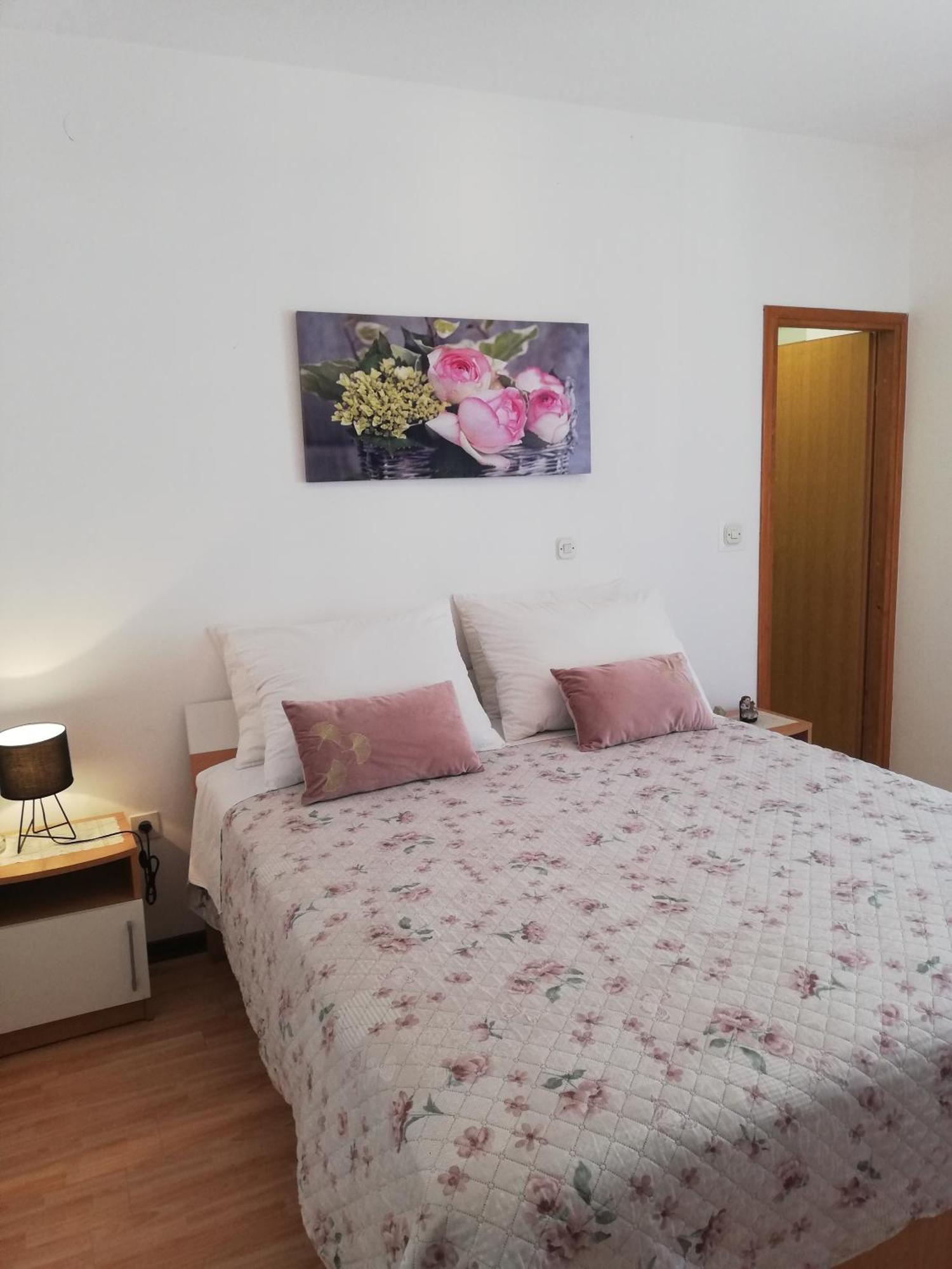 Apartments Jure Miljak Podstrana Kamer foto